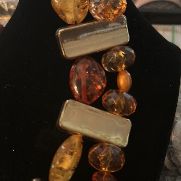 Faux Amber Choker Statement Necklace Magnetic closure - Picture 4 of 6